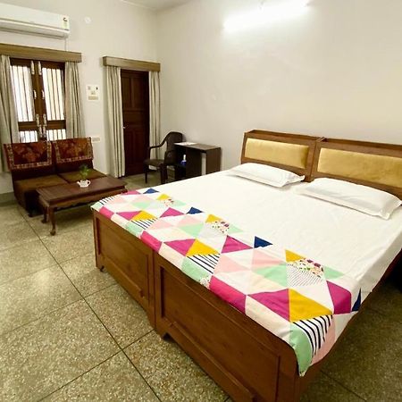 Garden View Residency Bed & Breakfast Лакнау Екстериор снимка